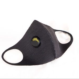 Face mask with vent